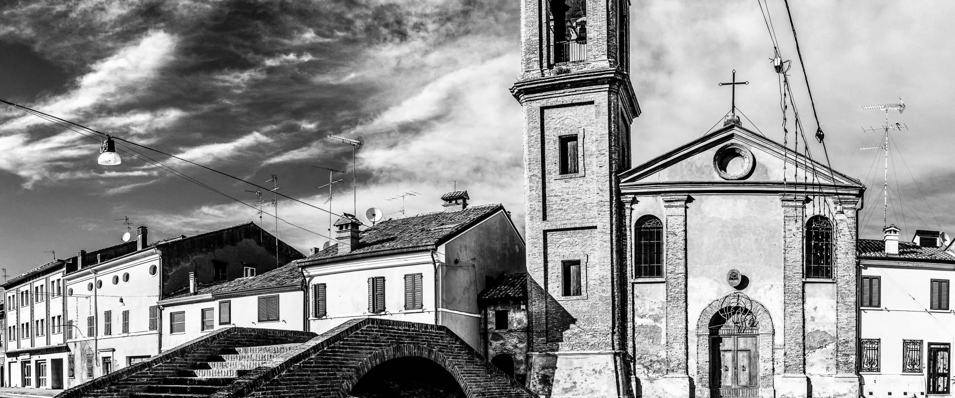 Ponte e Chiesa del Carmine photo by Vanni Lazzari